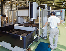 レーザー加工機