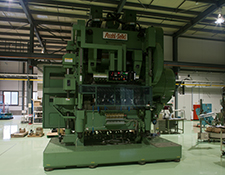 精密成形トランスファープレス100ton